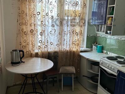 2-бөлмелі пәтер · 45 м² · 1/5 қабат, Просп. Алашахана 33, бағасы: 130 000 ₸ в Жезказгане