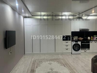 1-бөлмелі пәтер · 43 м² · 3/10 қабат, Ақсай-5 ш/а. 25, бағасы: 32 млн ₸ в Алматы, Ауэзовский р-н