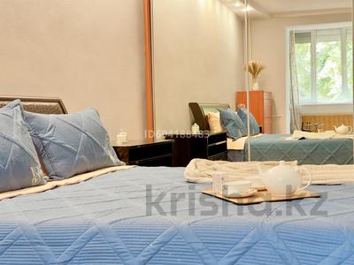 2-бөлмелі пәтер · 58 м² · 2/4 қабат, Абая 77, бағасы: 29 000 ₸ в Алматы, Алмалинский р-н