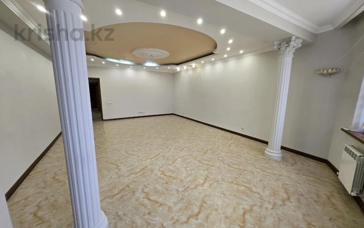 3-комнатная квартира · 160 м² · 9/12 этаж, мкр Самал-2 за ~ 131.3 млн ₸ в Алматы, Медеуский р-н — фото 2