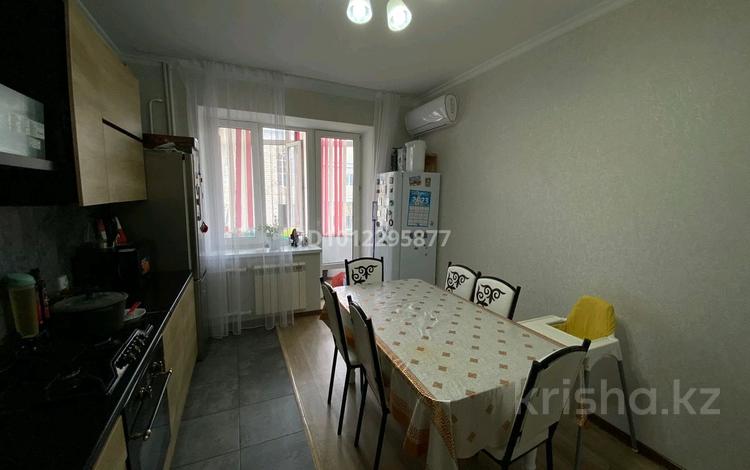3-бөлмелі пәтер · 91.7 м² · 2/9 қабат, Просп. Алии Молдагуловой 54А, бағасы: 42 млн ₸ в Актобе, мкр Авиатор — фото 2
