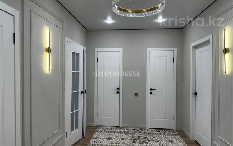 3-комнатная квартира · 82 м² · 10/13 этаж, Бухар жырау — Пересечение ул. Бухар жырау и Бокейхана за 52.5 млн ₸ в Астане, Есильский р-н — фото 2