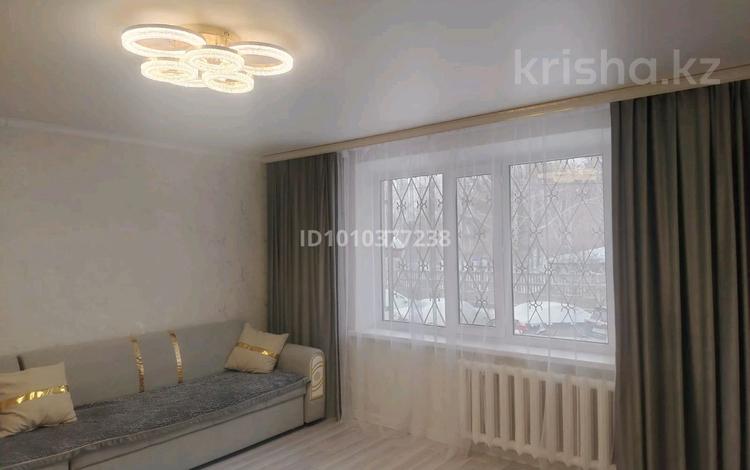 3-комнатная квартира · 61 м² · 1/5 этаж, мкр Юго-Восток, Мкр Юго-Восток, мкр Гульдер 1 10 за 28 млн ₸ в Караганде, Казыбек би р-н — фото 2