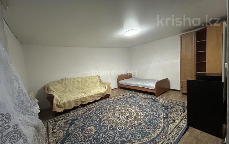 1-бөлмелі пәтер · 40 м², Қалқаман-2 ш/а., Тыныбаева 8, бағасы: 10 000 ₸ в Алматы, Наурызбайский р-н — фото 2
