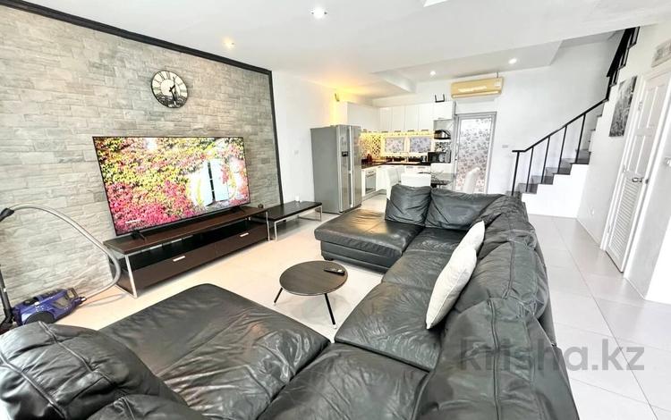 Отдельный дом · 3 комнаты · 196 м², Пхукет 1 за ~ 2.2 млн 〒 — фото 2