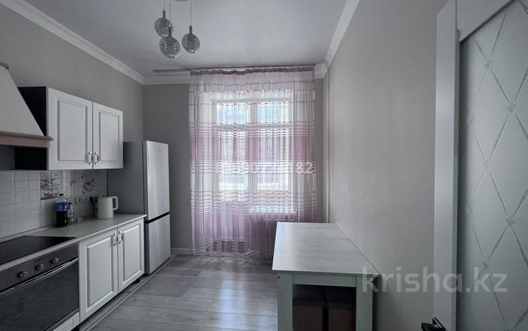 2-комнатная квартира, 64 м², 3/9 этаж помесячно, Казыбек би 5А