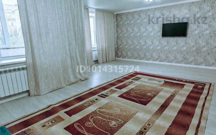 3-комнатная квартира · 102 м² · 2/5 этаж, мкр. Алтын орда, М.Шокай 5К за 44 млн ₸ в Актобе — фото 2