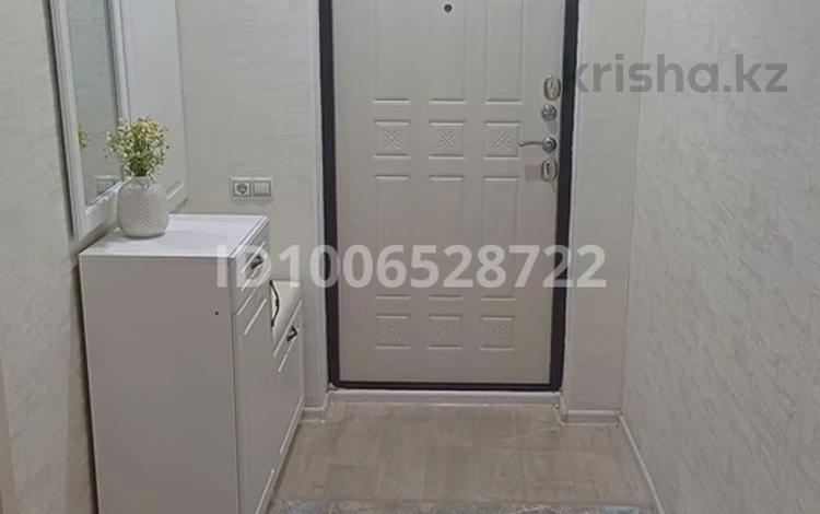 2-бөлмелі пәтер · 65 м² · 2/6 қабат, 32В мкр 12, бағасы: 20.5 млн ₸ в Актау — фото 2