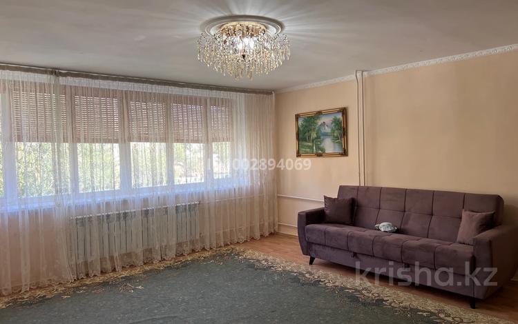 3-комнатная квартира · 98 м² · 3/5 этаж, 15-й мкр 19 за 200 000 ₸ в Актау — фото 2