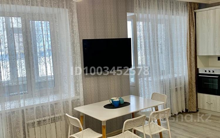 2-комнатная квартира · 65 м² · 2/9 этаж, мкр. Алтын орда, Пр.А.Молдагуловой 56д/корпус 2 — На пересечении улиц Мангилик-ел и пр.А.Молдагуловой за 250 000 ₸ в Актобе — фото 2