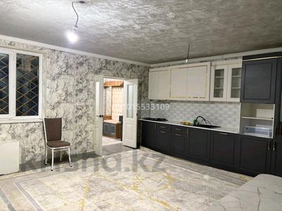 3-бөлмелі пәтер · 80 м² · 1/2 қабат, Космонавтов 5 — Жетысай архив жакта, бағасы: 200 000 ₸