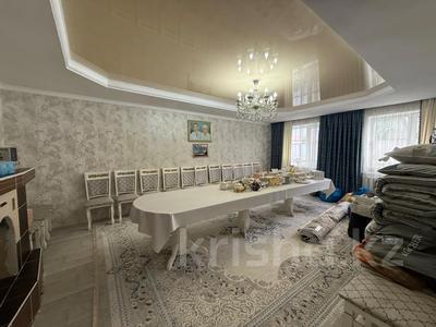 Продажа домов и дачи в Актюбинской обл.: Отдельный дом · 7 комнат · 285.1 м² · 10 сот., Гуцало 31 за 45 млн 〒 Отдельный дом · 7 комнат · 285.1 м² · 10 сот., Гуцало 31 за 45 млн 〒 в Актобе, жилой массив Заречный-1