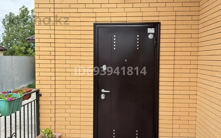 Отдельный дом · 4 комнаты · 230 м² · 8 сот., мкр Самал-2, Ахмирова за 60 млн 〒 в Атырау — фото 2