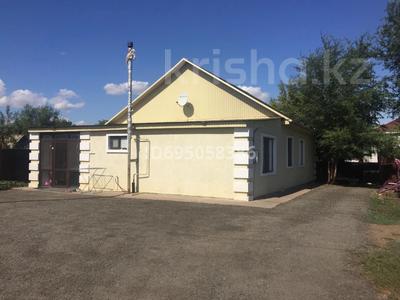 Отдельный дом · 4 комнаты · 150 м² · 5.4 сот., мкр Айгуль, Айгүл ш/а 396 — Шолохов-С.Тюленин за 31 млн ₸ в Уральске
