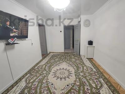 2-комнатная квартира · 43 м² · 1/5 этаж, мкр 8, Бр. Жубановых за 13 млн 〒 в Актобе