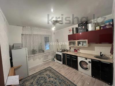 2-комнатная квартира, 34.95 м², 4/4 этаж, рысбек батыр 4 — Центральный РОВД за 8.5 млн 〒 в Таразе