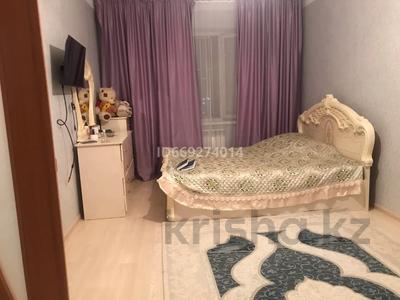 Пәтерлер в Западно-Казахстанской обл.: 1-бөлмелі пәтер · 40 м² · 8/9 қабат, 10 мкр 92, бағасы: 130 000 〒 1-бөлмелі пәтер · 40 м² · 8/9 қабат, 10 мкр 92, бағасы: 130 000 〒 в Уральске