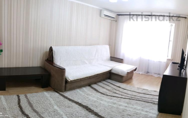 2-комнатная квартира · 50 м² · 2/5 этаж, Амангельды Иманова 84 — Муратбаева за 14 000 〒 в  — фото 17