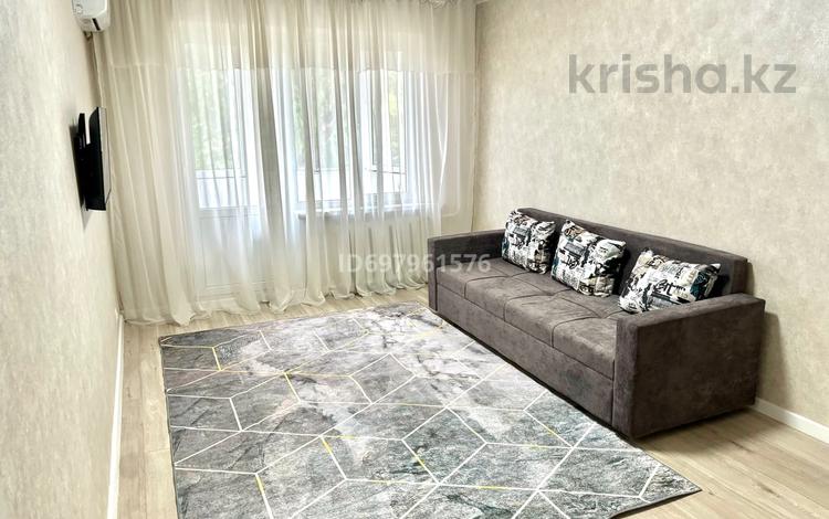 1-комнатная квартира · 30 м² · 3/4 этаж, мкр Коктем-2 13 — Бухар жырау бульвары-Набережная Хамита Ергалиева за 250 000 ₸ в Алматы, Бостандыкский р-н — фото 2