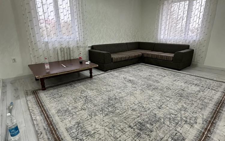 2-комнатная квартира · 56 м² · 4/5 этаж, мкр Нурсат 33 за 130 000 ₸ в Шымкенте, Каратауский р-н — фото 2