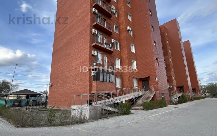 3-комнатная квартира · 76.2 м² · 1/7 этаж, улица Ильяса Жансугурова 6 за 40 млн ₸ в Атырау, мкр Авангард-2 — фото 2