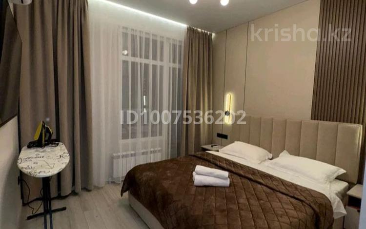 1-комнатная квартира · 52 м² · 1/5 этаж, Абая — Магазин Денвик ост юбиляр за 10 000 ₸ в Уральске — фото 2
