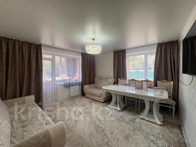 2-комнатная квартира · 48.5 м² · 1/5 этаж, Майкудук, 15й микрорайон за 16.5 млн ₸ в Караганде, Алихана Бокейханова р-н