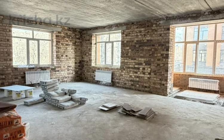 3-бөлмелі пәтер · 78 м² · 4/4 қабат, Камзина 102 — ЖК “КӨКТЕМ” клубные дома, закрытая территория, бағасы: ~ 30.8 млн ₸ в Павлодаре — фото 2
