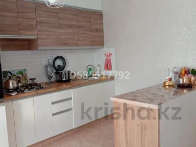 2-комнатная квартира · 68.2 м² · 2/2 этаж, мкр 12 82 — Напротив жилого комплекса Кен дала за 20 млн ₸ в Актобе