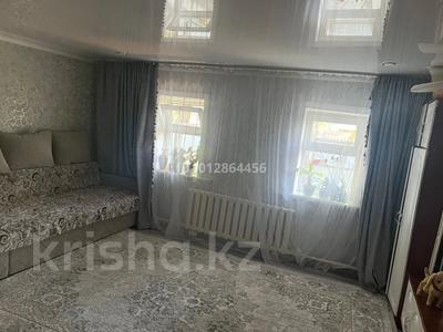 Жеке үй · 3 бөлме · 60 м² · , Титова 37 37 — 14 микрорайон, бағасы: 11 млн ₸ в Семее