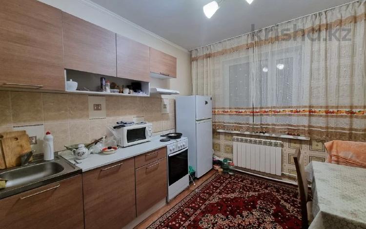 2-комнатная квартира, 54 м², 10/10 этаж помесячно, мкр Юго-Восток, Степной-3 3/10 — Район Туриста