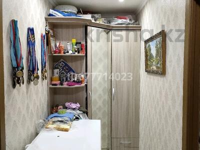 2-комнатная квартира · 42 м² · 5/5 этаж, Майкудук 44 за 10 млн 〒 в Караганде, Алихана Бокейханова р-н