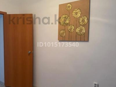 2-бөлмелі пәтер · 57 м² · 1/9 қабат, 10 мкр 20, бағасы: 90 000 ₸ в Аксае