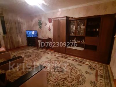 Продажа квартир в Жетысу обл.: 2-комнатная квартира · 44.6 м² · 2/5 этаж, Тауелсыздык 14 за 12 млн 〒 2-комнатная квартира · 44.6 м² · 2/5 этаж, Тауелсыздык 14 за 12 млн 〒 в Текели