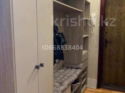 2-бөлмелі пәтер · 56 м² · 8/9 қабат, Муканова 215 — Толе би, бағасы: 300 000 〒 в Алматы, Алмалинский р-н