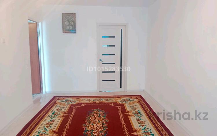 2-бөлмелі пәтер · 130 м² · 5/5 қабат, Ақшораева — Орталық орналасқан, бағасы: 4.5 млн ₸ в Каратау — фото 2
