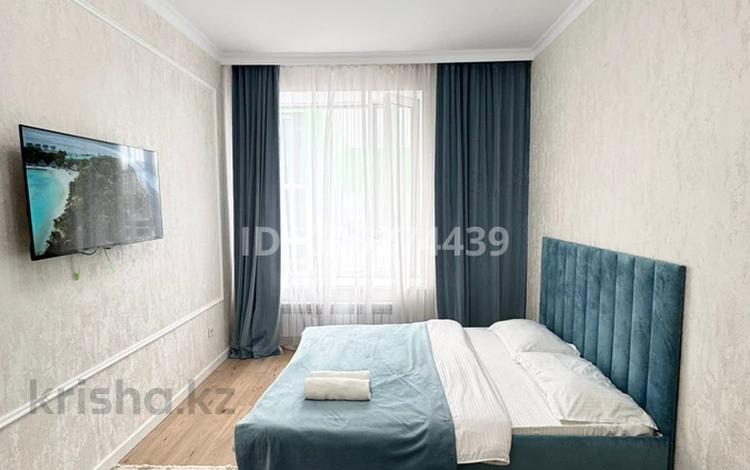 1-бөлмелі пәтер · 40 м² · 4/12 қабат, Туран — В шаговой доступности Хан Шатыр, Астана Опера, Республиканский диагностический центр, Центр Материнства и детства, КазМунайГаз и т.д. В квартире есть все необходимое: Smart TV, Wifi, чистое постельное белье, полотенце, тапочки, одноразовые средства гигиены. посуда, утюг и микроволновка. ! Кондиционер! Идеальная чистота, клининг.после каждого гостя. В выходные и праздничные дни цена Выше. Шуметь и курить запрещено! Дом ориентировочно находится возле Хан шатыр/ РДЦ, бағасы: 16 000 ₸ в Нура р-н — фото 2