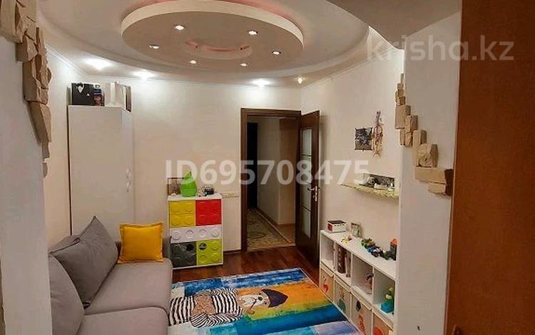 3-комнатная квартира · 70 м² · 8/10 этаж, Камзина 364 — Ладожская за 29 млн ₸ в Павлодаре — фото 2