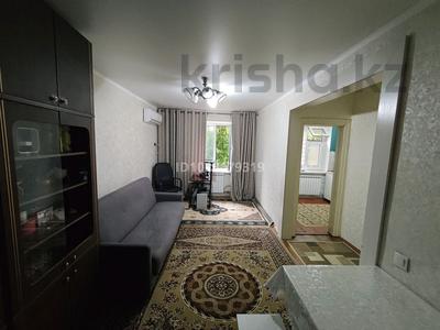 2-бөлмелі пәтер · 40 м² · 3/3 қабат, Проезд Айбергенова 14/18 — заезд с Аскарова, бағасы: 14 млн ₸ в Шымкенте, Аль-Фарабийский р-н
