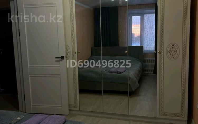1-комнатная квартира, 45 м², 4 этаж посуточно, Карла маркса — Район26 за 7 000 〒 в Шахтинске — фото 2
