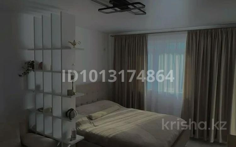 1-комнатная квартира · 42 м², Кабанбай батыра 59 за 15 000 ₸ в Астане, Нура р-н — фото 2