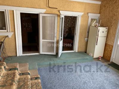 Отдельный дом · 4 комнаты · 140 м² · 8 сот., Железнодорожная 97 — Мясная лавка за 48 млн 〒 в Аксае