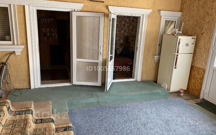 Отдельный дом · 4 комнаты · 140 м² · 8 сот., Железнодорожная 97 — Мясная лавка за 48 млн 〒 в Аксае — фото 2