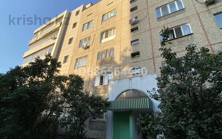 1-комнатная квартира, 41 м², 5/5 этаж, мкр Аксай-4 8 за 26.5 млн 〒 в Алматы, Ауэзовский р-н — фото 2