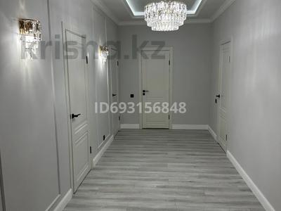 3-комнатная квартира, 98 м², Ак.Сатпаева 350/4 за 50 млн 〒 в Павлодаре
