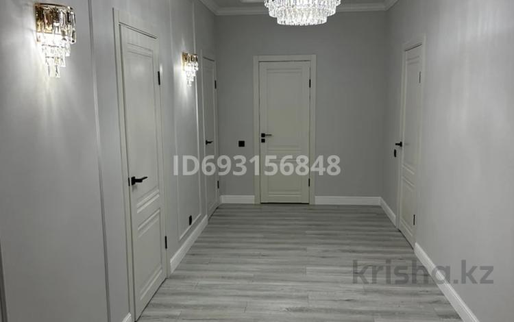 3-комнатная квартира, 98 м², Ак.Сатпаева 350/4 за 50 млн 〒 в Павлодаре — фото 3