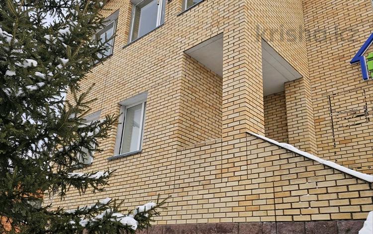 Отдельный дом · 4 комнаты · 400 м² · 8 сот., мкр Шубар, Алпамыс батыр за 185 млн 〒 в Астане, Есильский р-н — фото 2