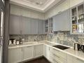 4-бөлмелі пәтер · 165 м² · 6/10 қабат, Кабанбай Батыра, бағасы: 166 млн ₸ в Алматы, Медеуский р-н