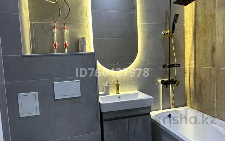 1-комнатная квартира · 54 м² · 3 этаж, мкр Юго-Восток, Шахтеров 20/4 за 3 000 ₸ в Караганде, Казыбек би р-н — фото 2