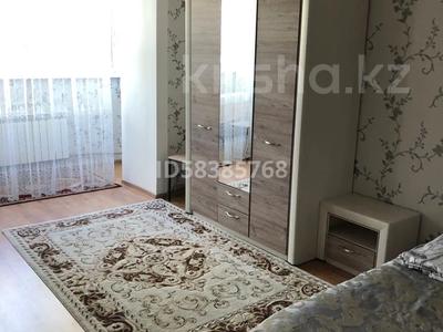 1-комнатная квартира, 35 м², 5/5 этаж посуточно, Дулатова 141 за 10 000 〒 в Семее